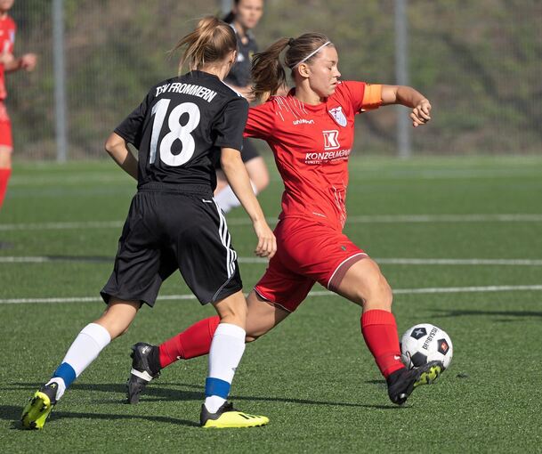 Die Löchgauerinnen entscheiden das Spiel nach Rückstand am Ende für sich. Foto: Andreas Essig