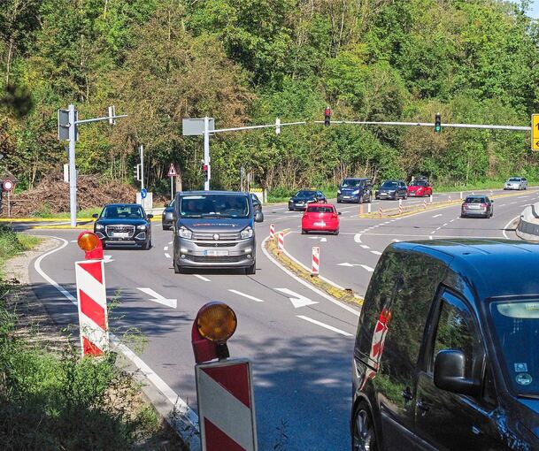Die zweite Fahrspur auf der L1100 von Murr her kommend in Richtung Marbach auf Höhe Benningen wurde nach einigen Unfällen wieder gesperrt.