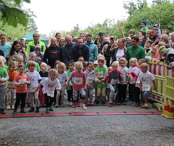 Bambinilauf: Die jüngsten Teilnehmerinnen gehen an den Start Foto: privat