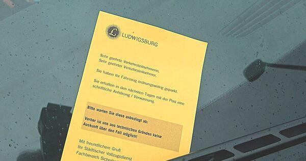 Bürger können nun Falschparker über ein Online-Portal an die Stadtverwaltung melden.