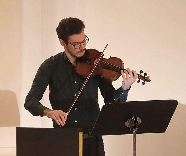 Nuancenreich: Federico Ceppetelli an der Violine. Foto: Ramona Theiss