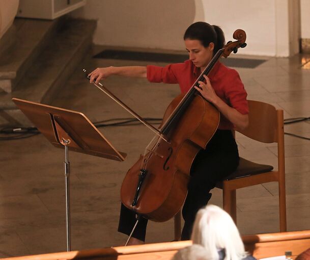 Elena Cappelletti am Cello. Foto: Ramona Theiss