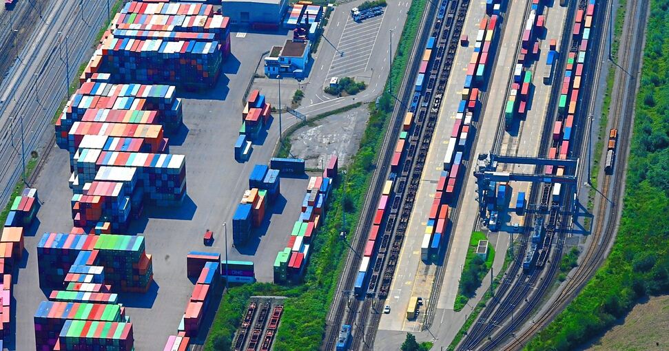 Am Kornwestheimer Containerbahnhof werden weitere Kapazitäten geschaffen. Foto: Werner Kuhnle