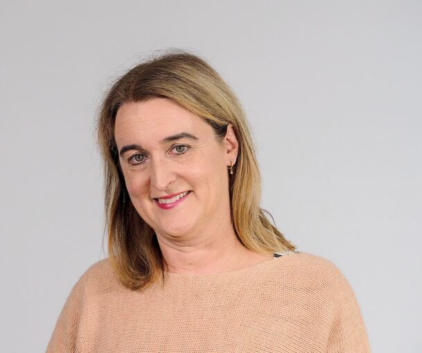 Chefredakteurin Ulrike Trampus weist auf die Bedeutung der unabhängigen Presse hin.