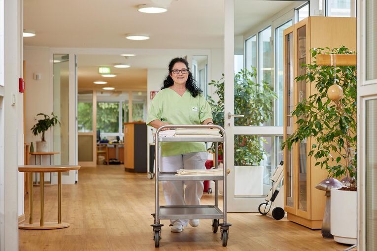 Aufgaben werden in den verschiedensten Bereichen bei Kleeblatt abgedeckt. Foto: Kleeblatt Pflegeheime gGmbH