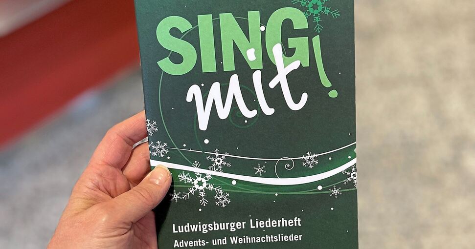 Das Heft mit den Advents- und Weihnachtsliedern gibt es im Kundencenter der LKZ. Foto: je
