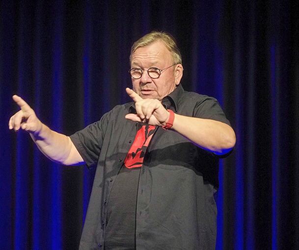 Erfahrener Bühnenhase: Bernd Stelter im Scala. Foto: Holm Wolschendorf