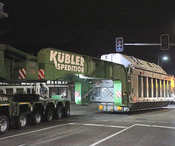 Schon in der jüngeren Vergangenheit haben ähnliche Trafotransporte wie der in der Nacht nun stattgefunden.