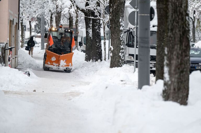 Räumfahrzeug Räumfahrzeug