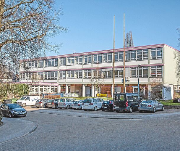 Die Außenstelle des Landratsamts. Früher war hier die Landwirtsschaftschule untergebracht.