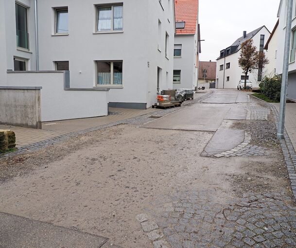 Auf 30 000 Euro schätzt die Verwaltung die Kosten für die Sanierung der Römerstraße. Foto: Holm Wolschendorf