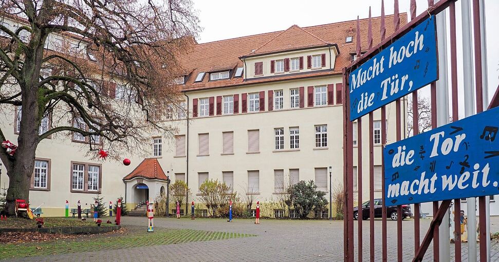 Helene-Lange-Gymnasium in Markgröningen: Wie immer im Dezember weihnachtlich dekoriert. Foto: Holm Wolschendorf