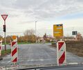 Die Warnbaken auf dem provisorischen Abbiegestreifen ließen Unbekannte mittlerweile verschwinden. Jetzt liegen dort Steinblöcke, die nicht so einfach verrückt werden können. Foto: privat