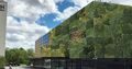 Teils begrünt, teils mit Solarpaneelen bestückt – so hat man sich die neue Fassade der Veranstaltungshalle vorgestellt. Foto: Stadt Ludwigsburg