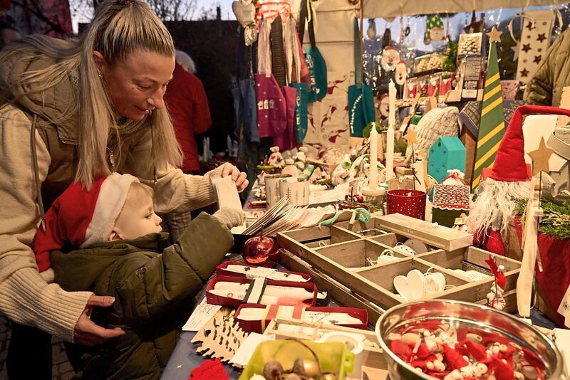 Impressionen vom Weihnachtsmarkt in Kleinsachsenheim.