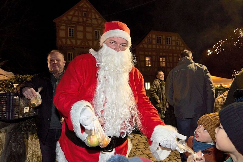 Impressionen vom Weihnachtsmarkt in Höpfigheim.
