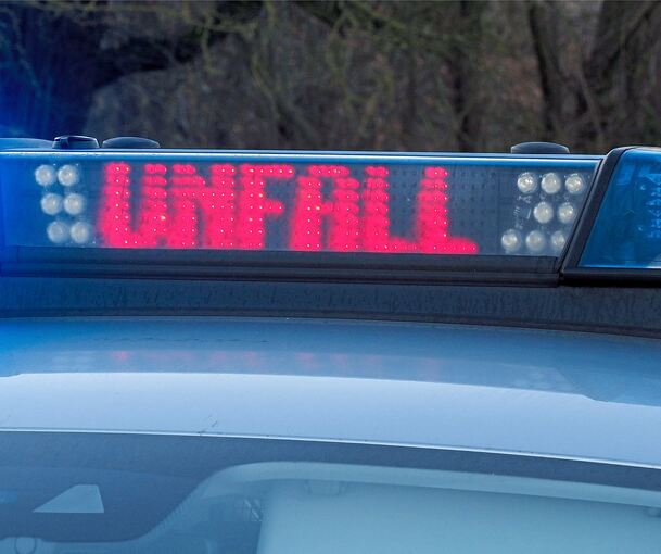 Das Auto des 75-Jährigen hat nur noch Schrottwert. Symbolfoto: Holm Wolschendorf