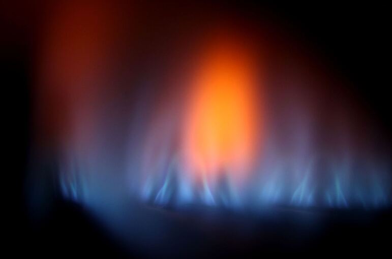 Gas