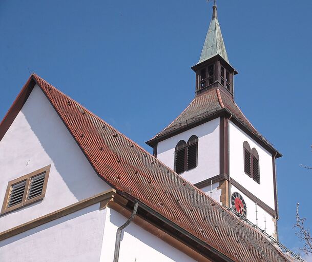 Die Steinheimer Kirchengemeinde stellt sich neu auf. Im Foto: der Turm der Martinskirche. Archivfoto: Alfred Drossel