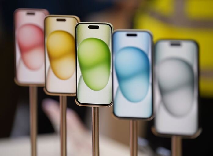 Apple iPhone 15 Apple iPhone 15