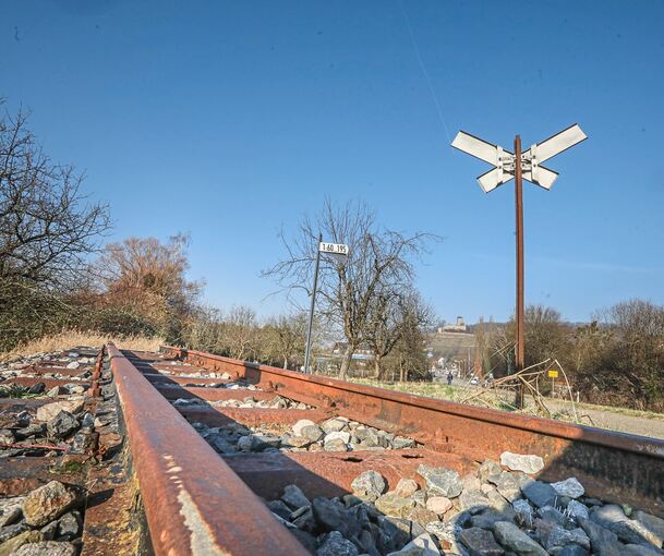 Ob hier bei Beilstein jemals wieder ein Zug fährt? Die Zweifel sowie die Kritik an der Dauer des Verfahrens nehmen zu.