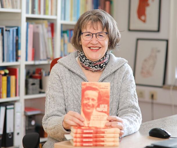 Mit ihrem Buch will die in Marbach lebende Autorin Gisela Hack-Molitor die jüdische Publizistin Lotte Paepcke vor dem Vergessen bewahren. Foto: Ramona Theiss
