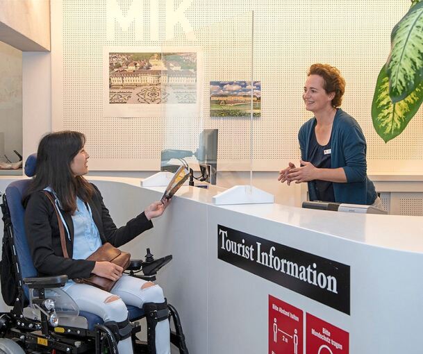 In der Touristen-Information im MIK werden auch Tickets verkauft, damit ist es ab Ende 2024 vorbei. Foto: Stadt Ludwigsburg