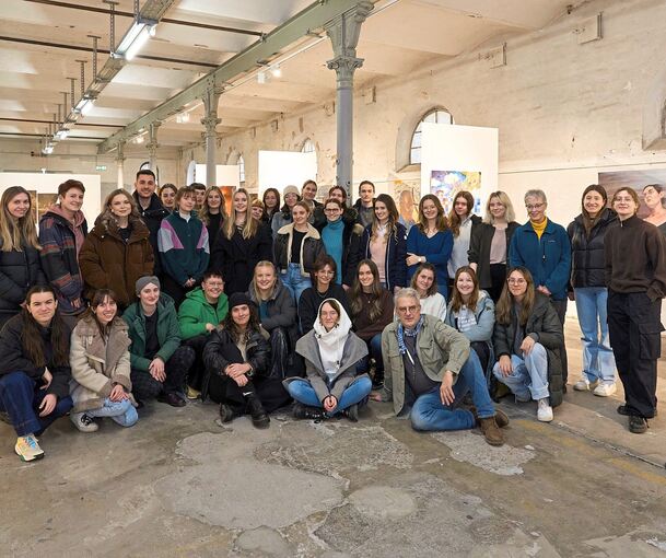 Die Studierenden, Dozenten und Dozentinnen. Foto: Andreas Becker