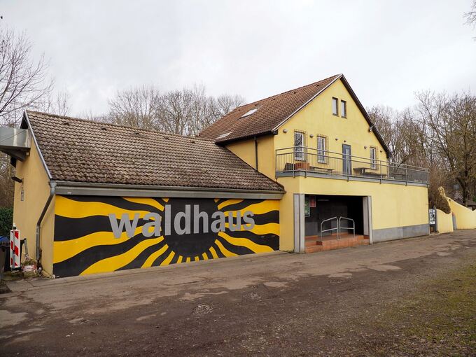 Das Waldhaus im Osterholz hat mittlerweile Kultstatus. Foto: Holm Wolschendorf