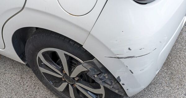 Unfallflucht-in-der-Kornwestheimer-Karlstra-e