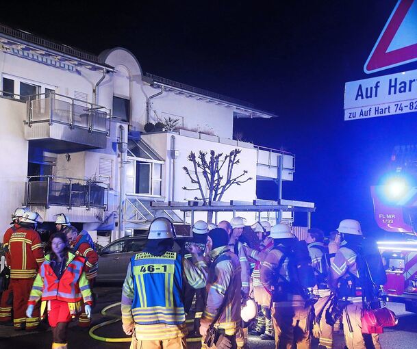 Unzählige Feuerwehrleute waren in der Unglücksnacht im Einsatz.