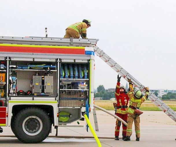 Bei einem Alarm rückt die Flughafenfeuerwehr in drei Minuten aus.
