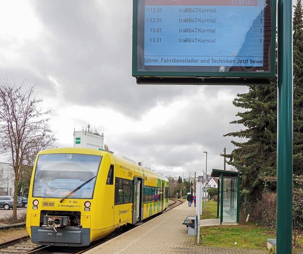 Aktuell fährt in Heimerdingen noch ein Tritt aus, damit die Fahrgäste bequemer ein- und aussteigen können. Foto: Holm Wolschendorf