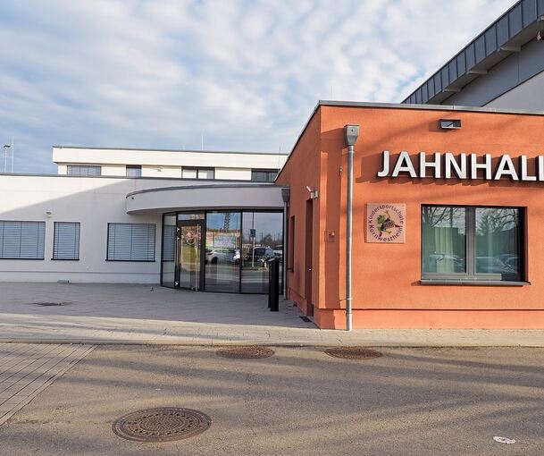 An der Jahnhalle wird ein neuer Pächter für die Sportgaststätte gesucht. Foto: Holm Wolschendorf