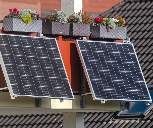 Balkonkraftwerke sollen künftig nicht mehr aus Mitteln des Förderprogramms Klimabonus bezuschusst werden.