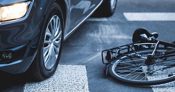 Eine Radfahrerin ist bei einem Unfall in Korntal verletzt worden.