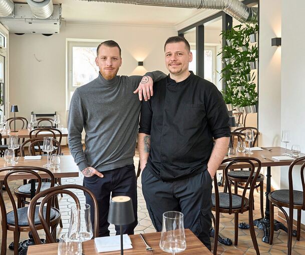 Jonas (links) und Fabian Zikofsky sind echte Blutsbrüder und wollen in der Ludwigsburger Gastronomieszene neue Akzente setzen. Foto: Andreas Becker