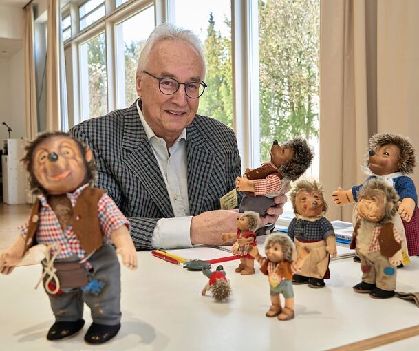 Rolf Pistorius mit vielen Meckis – manche schon reichlich abgenutzt. Foto: Andreas Becker