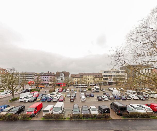 Noch wird hier geparkt, bald kommen die Bagger.