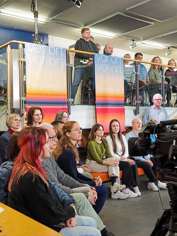 Das Publikum im Kulturzentrum saß teils dicht gedrängt.