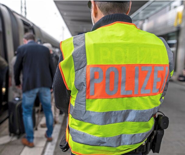 Die Polizei musste bundesweit immer öfter an Bahnhöfen aktiv werden.