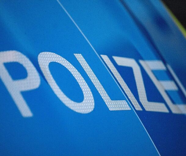 Die Polizei sucht nun Zeugen. Foto: Marijan Murat/dpa