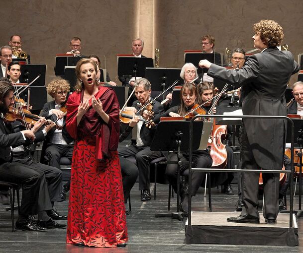 Astrid Kessler beginnt mit Verdis Arie „Pace, Pace mio Dio“. Foto: Andreas Becker