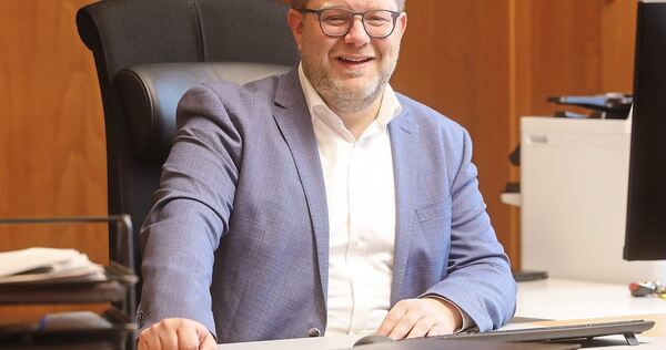 OB Nico Lauxmann lädt zum „Stadtdialog“. Kornwestheim möchte ins Gespräch kommen mit der Wirtschaft, mit den Einwohnern, mit den Schülern.