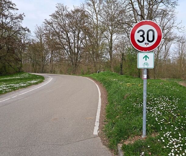Das Tempolimit liegt bei 30 km/h.