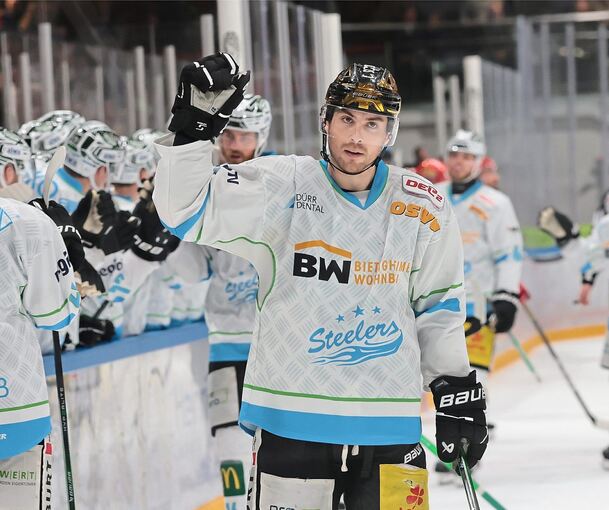 Steelers-Jubel in Spiel drei bei den Selber Wölfen: Topscorer Jack Doremus freut sich über einen seiner zwei Treffer.