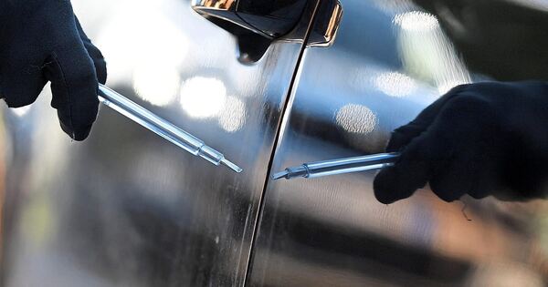 Mercedes-wird-in-Bietigheim-Bissingen-zerkratzt