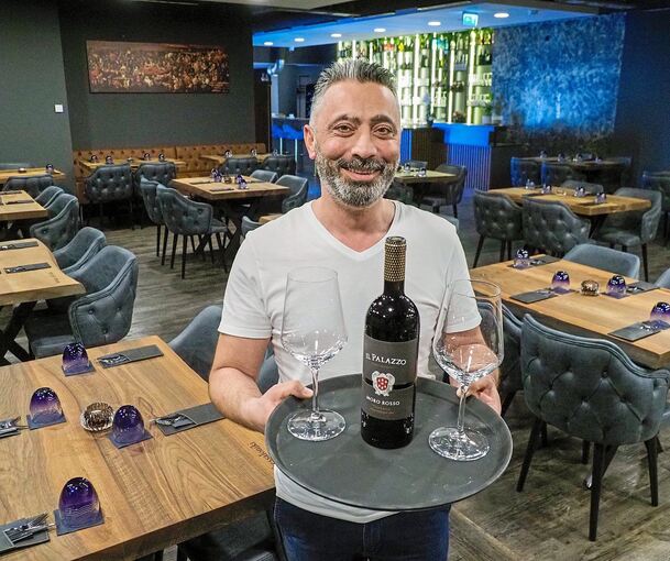 Murat Bektas freut sich über die gelungene Neueröffnung des Restaurants BonéMa.