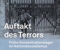 An elf Stationen wird bei der Ausstellung „Auftakt des Terrors“ informiert.