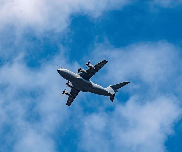 Eine A400M der Luftwaffe wie diese überflog am Freitag den Landkreis Ludwigsburg. Archivfoto: Stefan Sauer/dpa